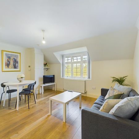 Duplex Redhill Town Centre Apt By Livingo Stays Dış mekan fotoğraf