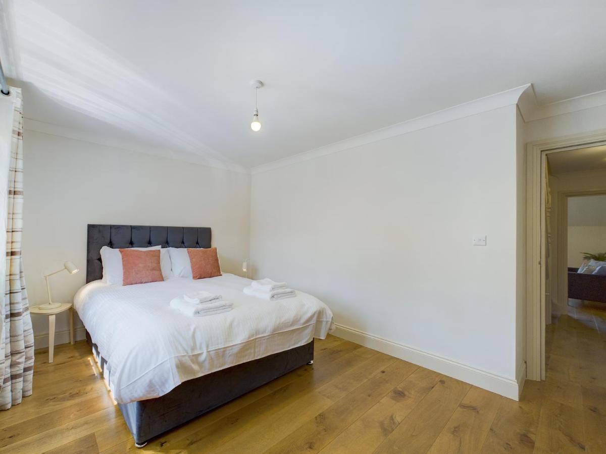 Duplex Redhill Town Centre Apt By Livingo Stays Dış mekan fotoğraf
