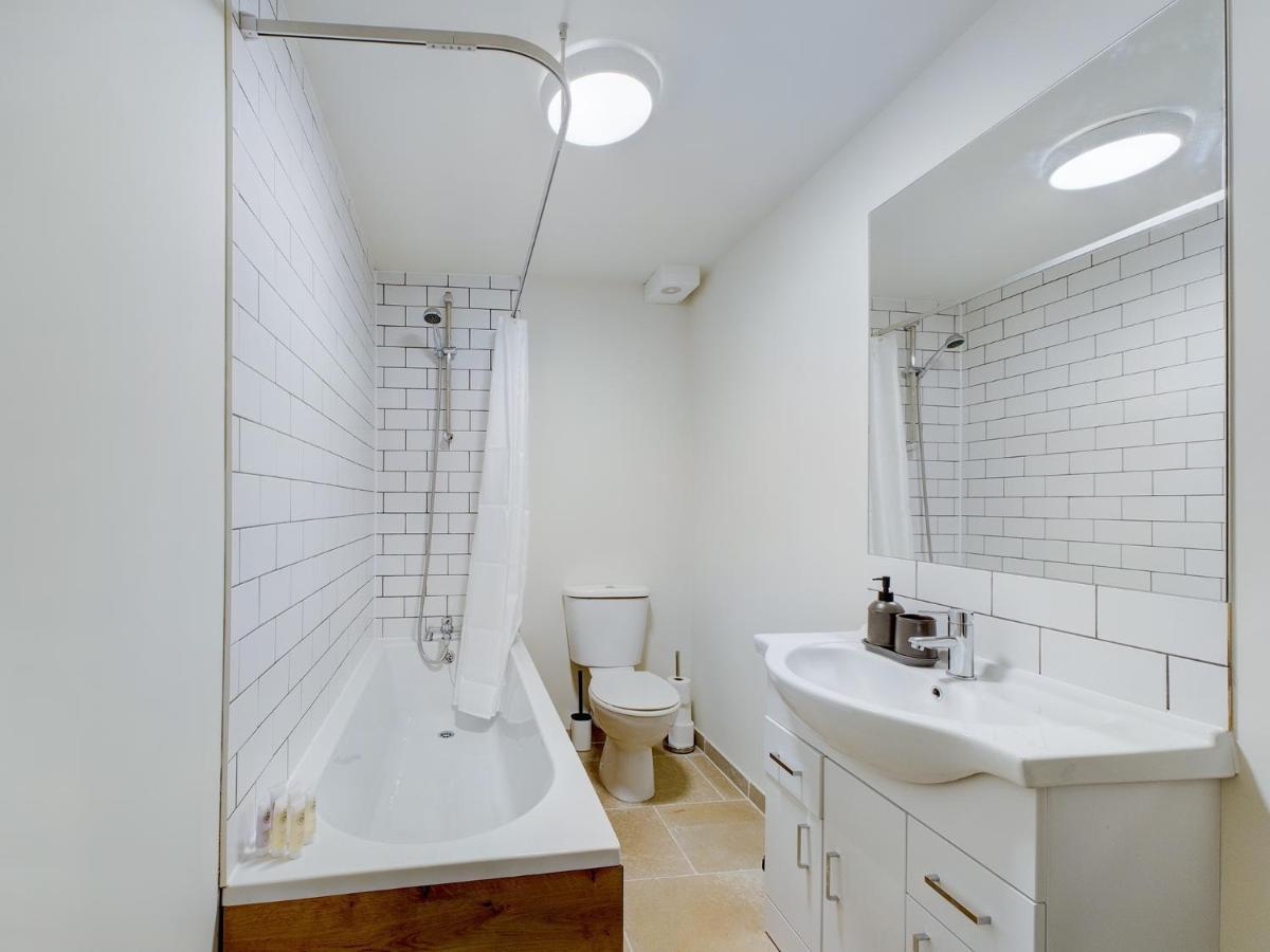 Duplex Redhill Town Centre Apt By Livingo Stays Dış mekan fotoğraf