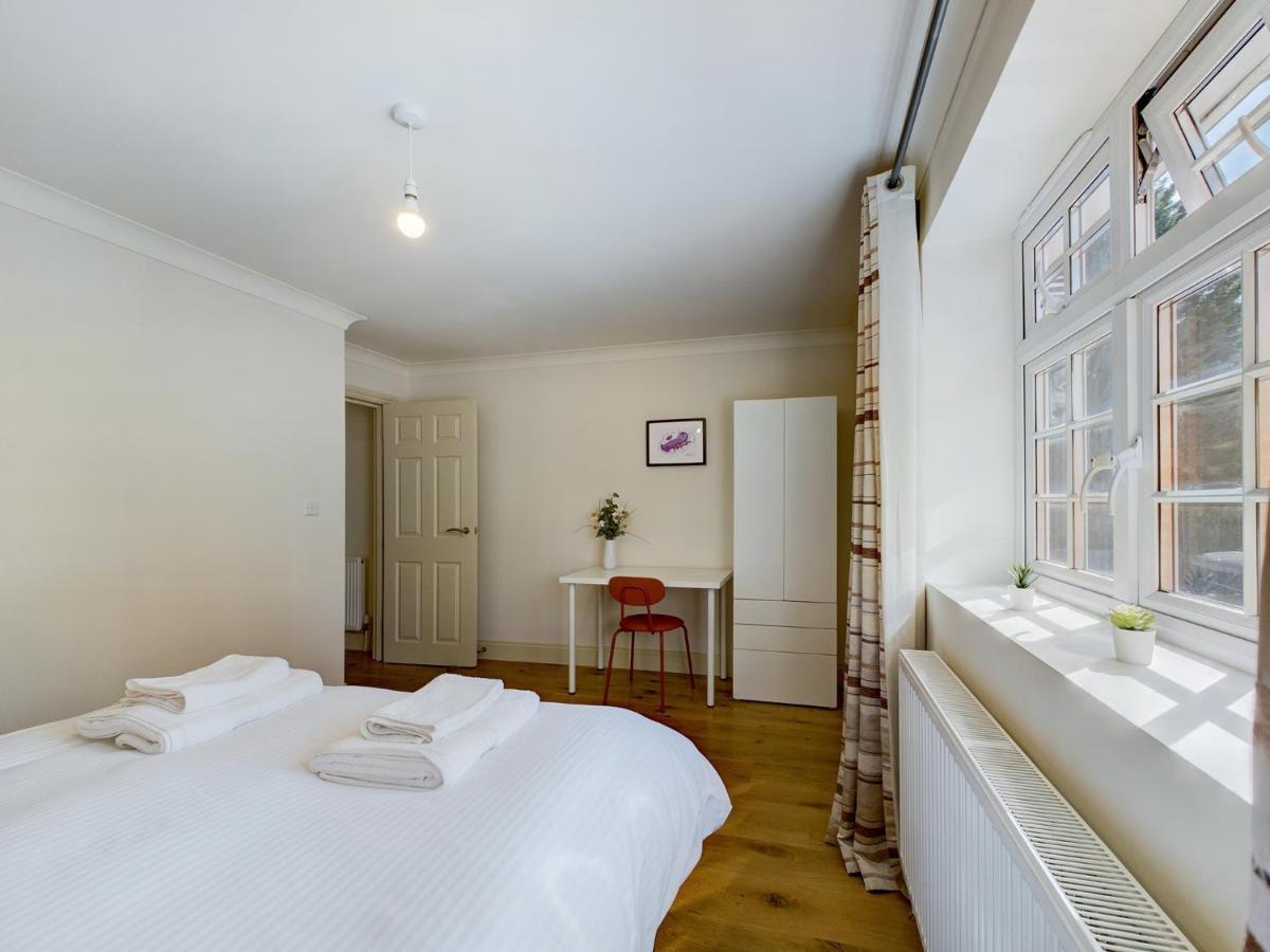 Duplex Redhill Town Centre Apt By Livingo Stays Dış mekan fotoğraf