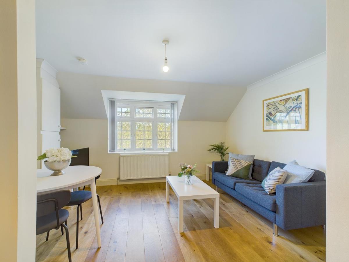 Duplex Redhill Town Centre Apt By Livingo Stays Dış mekan fotoğraf